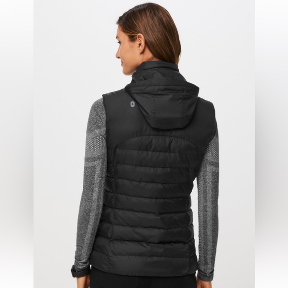 wearfigs Jackets & Blazers - On-Shift Packable Puffer Vest FIGS